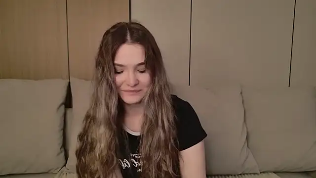 Lina Sinerz online show from March 2026 08:45:01 PM