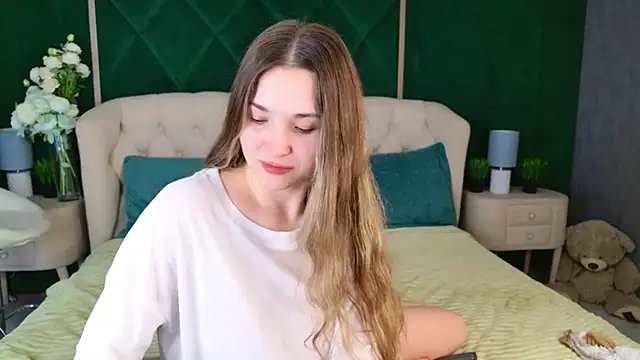 Lina Sinerz online show from March 2026 03:43:01 PM