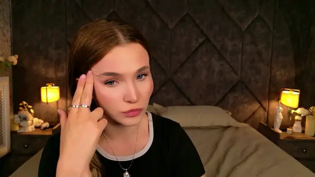 Lina Sinerz online show from June 2026 03:29:02 PM