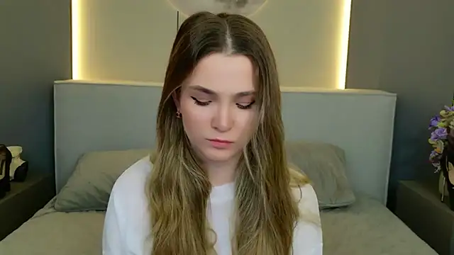 Lina Sinerz online show from April 2026 08:24:02 PM