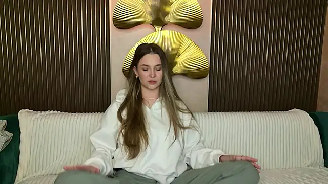Lina Sinerz online show from May 2026 08:34:01 PM