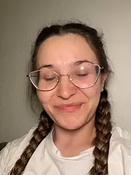 Lina Sinerz online show from March 2026 03:45:01 PM