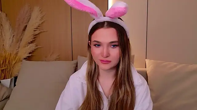 Lina Sinerz online show from April 2026 08:45:01 PM