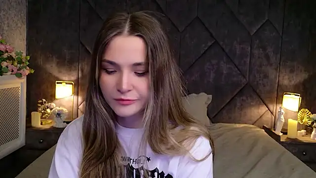 Lina Sinerz online show from April 2026 08:22:02 PM