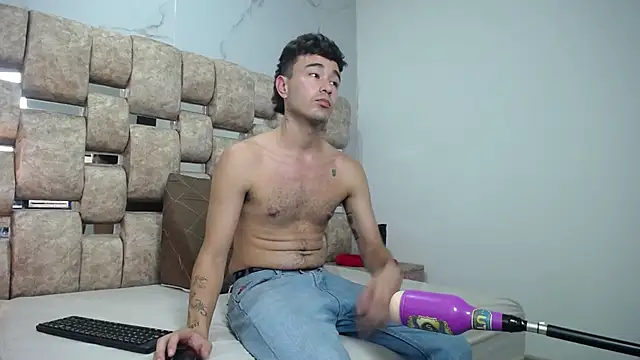 Snapshot of KathyAiden chatting on February 2026 07:54:01 PM KathyAiden online show from February 2026 07:54:01 PM