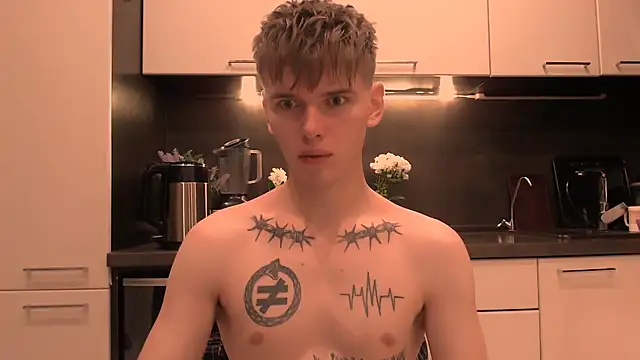 Snapshot of Fredd_Xanders chatting on December 2025 03:32:02 PM Fredd Xanders online show from December 2025 03:32:02 PM