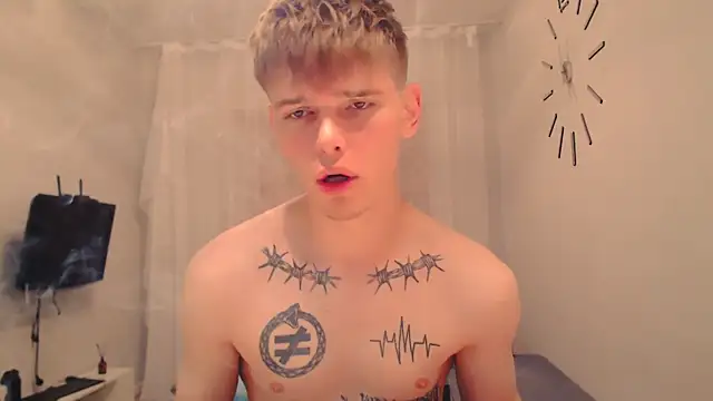Snapshot of Fredd_Xanders chatting on July 2026 05:24:01 PM Fredd Xanders online show from July 2026 05:24:01 PM