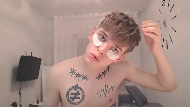 Snapshot of Fredd_Xanders chatting on June 2026 08:31:02 PM Fredd Xanders online show from June 2026 08:31:02 PM