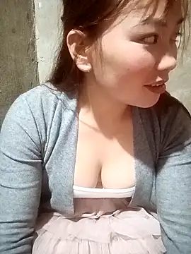 Snapshot of dona77 chatting on December 2025 01:48:02 PM dona77 online show from December 2025 01:48:02 PM