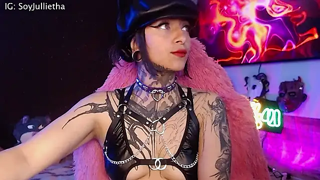 Julls420  online show from March 2026 04:34:01 AM