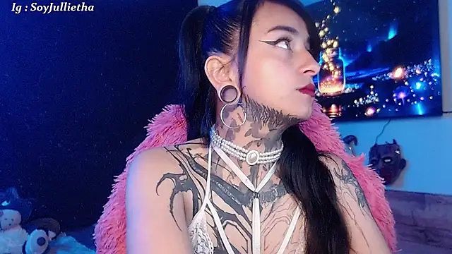 Julls420  online show from January 2026 10:13:01 PM