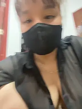 Snapshot of Hello_honey chatting on June 2026 04:35:01 PM Hello honey online show from June 2026 04:35:01 PM