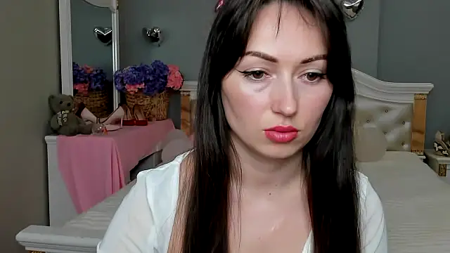 Snapshot of RosiAlina chatting on April 2026 06:48:01 AM RosiAlina online show from April 2026 06:48:01 AM