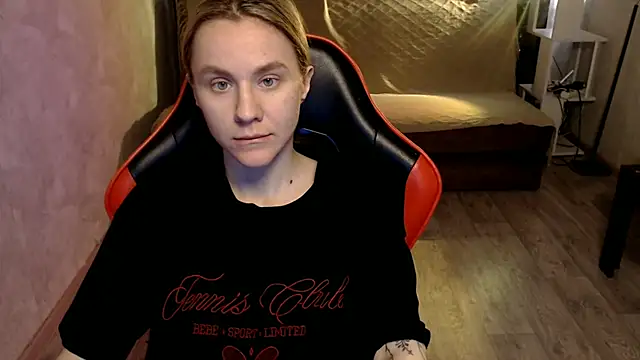 MiaBun1 online show from April 2026 02:23:01 PM