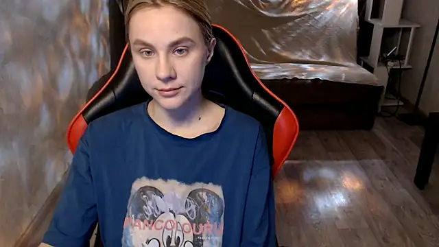 MiaBun1 online show from April 2026 12:39:01 AM