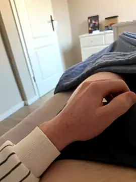 Snapshot of angei094 chatting on December 2025 10:31:02 AM angei094 online show from December 2025 10:31:02 AM