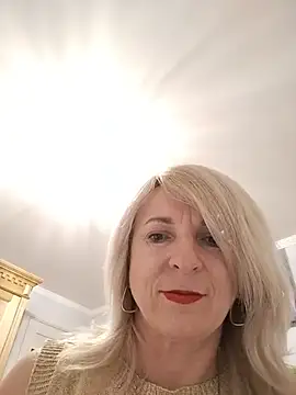 AhlyssaLove1155 online show from July 2026 09:15:01 PM