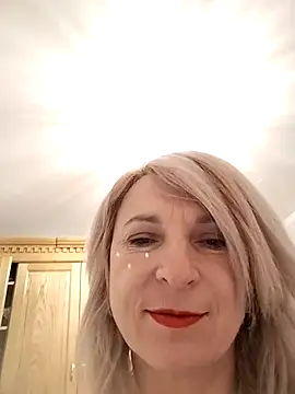 AhlyssaLove1155 online show from May 2026 07:38:01 PM