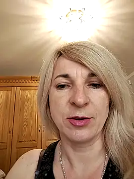 AhlyssaLove1155 online show from May 2026 04:24:01 PM