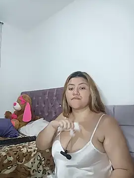 Sofia  Saenz online show from April 2026 04:47:02 AM