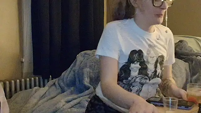 blondebombshell4343 online show from December 2025 12:59:02 AM