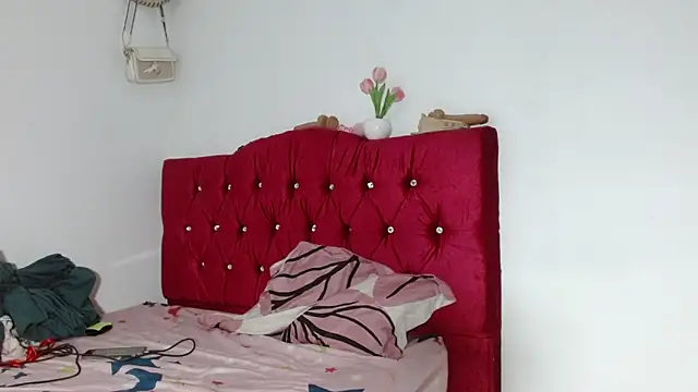 Snapshot of Alisson_Very_Dirty chatting on January 2026 01:37:02 PM Alisson Very Dirty online show from January 2026 01:37:02 PM