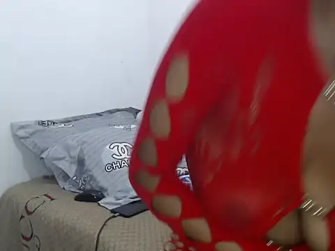 Snapshot of Belle2556 chatting on December 2025 05:18:02 PM Belle2556 online show from December 2025 05:18:02 PM