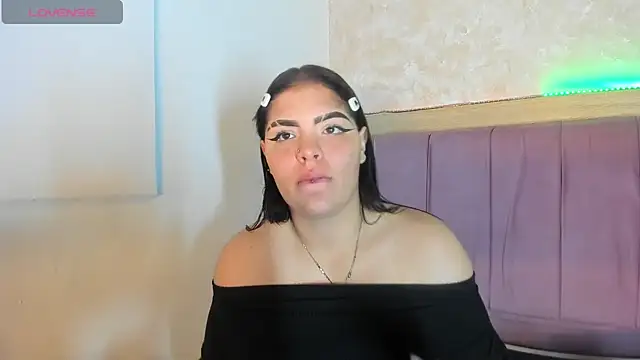 Snapshot of alunnaclarkcm chatting on December 2025 09:42:02 PM alunnaclarkcm online show from December 2025 09:42:02 PM