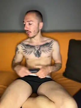 andreacreator online show from May 2026 07:33:02 PM