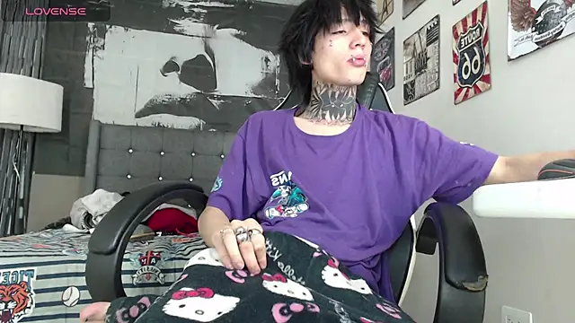 Snapshot of koryu_skull chatting on December 2025 12:04:01 AM koryu skull online show from December 2025 12:04:01 AM