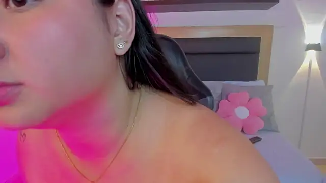 nerea swan online show from December 2025 02:58:02 AM