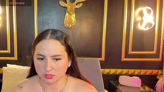 Snapshot of nerea_swan chatting on December 2025 03:35:01 AM nerea swan online show from December 2025 03:35:01 AM