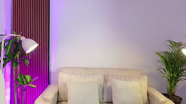 IAM  ZARA online show from December 2025 08:44:01 PM