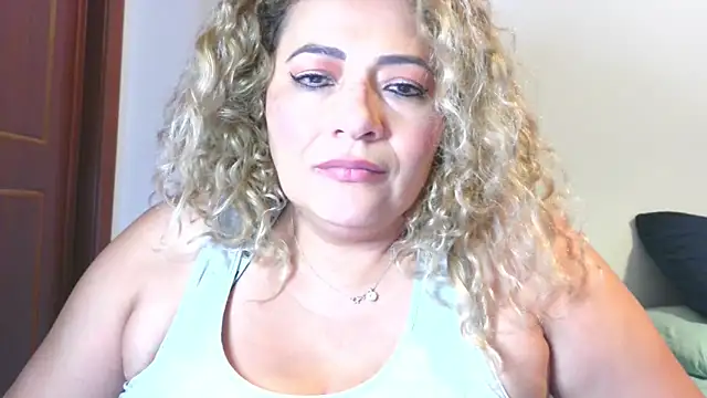 Snapshot of mariajosebarrazaa chatting on May 2026 06:28:02 PM mariajosebarrazaa online show from May 2026 06:28:02 PM