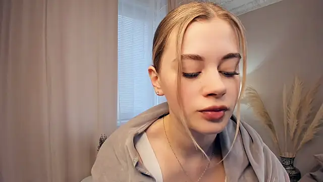 Snapshot of country_fox chatting on February 2026 08:05:02 AM country fox online show from February 2026 08:05:02 AM