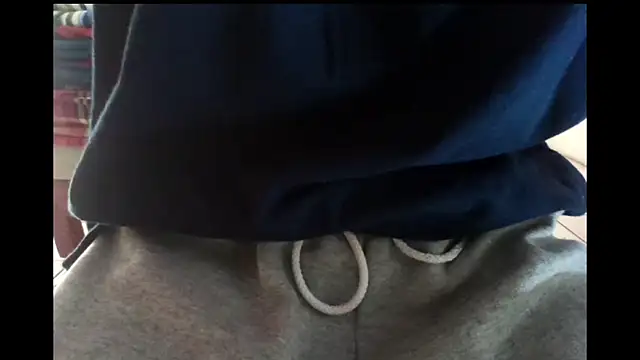 hydrum04 online show from December 2025 09:42:02 PM