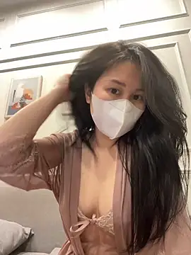 Lucy79xx online show from February 2026 02:01:02 PM