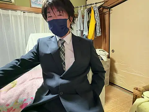 Snapshot of Hirokazu_12 chatting on February 2026 10:35:01 AM Hirokazu 12 online show from February 2026 10:35:01 AM