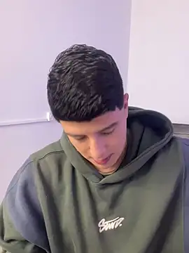 Goldenknight33 online show from April 2026 02:32:02 PM