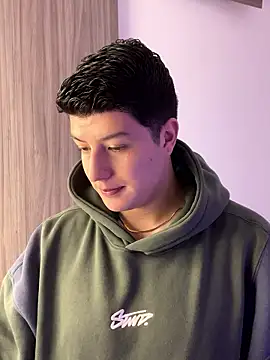 Goldenknight33 online show from January 2026 01:59:01 PM