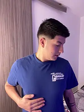 Goldenknight33 online show from December 2025 01:58:02 PM