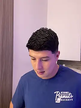 Goldenknight33 online show from April 2026 01:04:02 PM