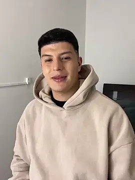 Goldenknight33 online show from February 2026 01:33:02 PM