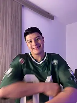 Goldenknight33 online show from December 2025 03:57:02 PM