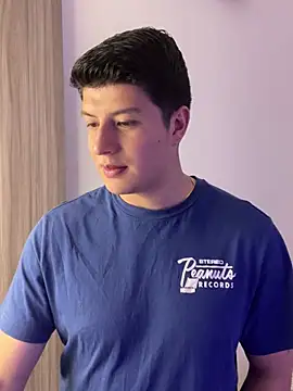 Goldenknight33 online show from January 2026 02:57:01 PM