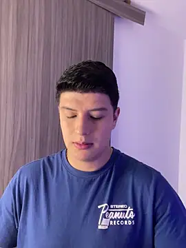 Goldenknight33 online show from February 2026 02:55:02 PM