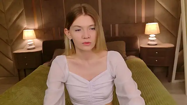 Vivien Hans online show from March 2026 08:27:02 PM