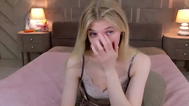 Vivien Hans online show from April 2026 04:09:01 AM