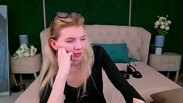 Vivien Hans online show from May 2026 03:43:01 AM