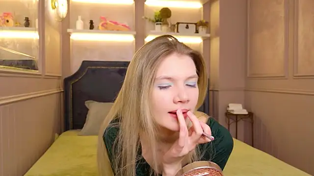 Vivien Hans online show from February 2026 08:52:02 PM